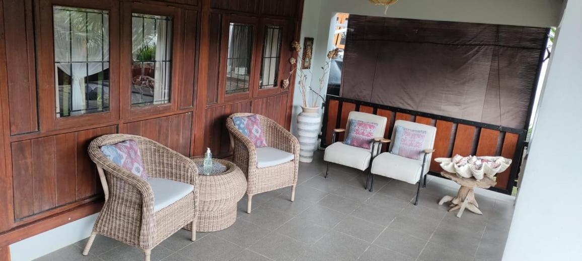 Mama Nings Beach Hotel Sekongkang Eksteriør billede