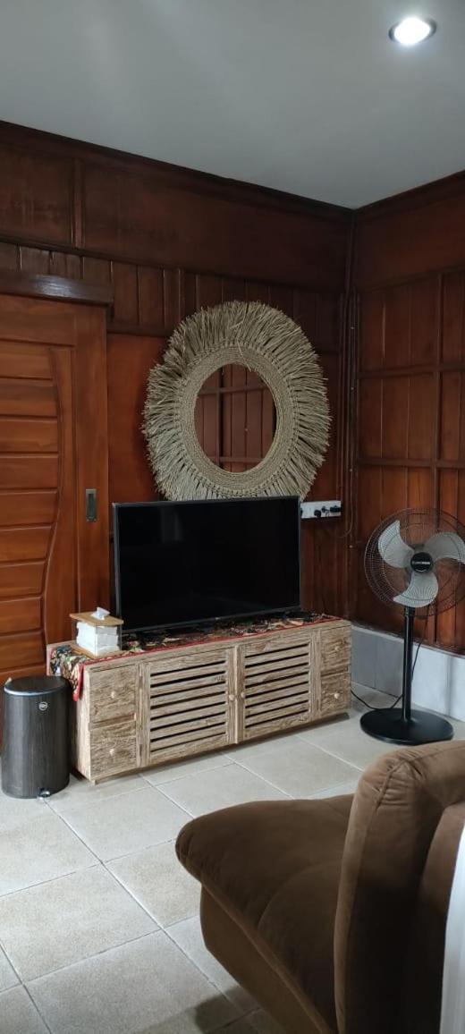 Mama Nings Beach Hotel Sekongkang Eksteriør billede