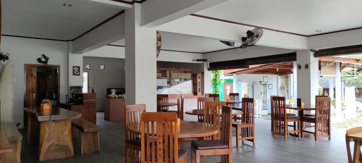 Mama Nings Beach Hotel Sekongkang Eksteriør billede