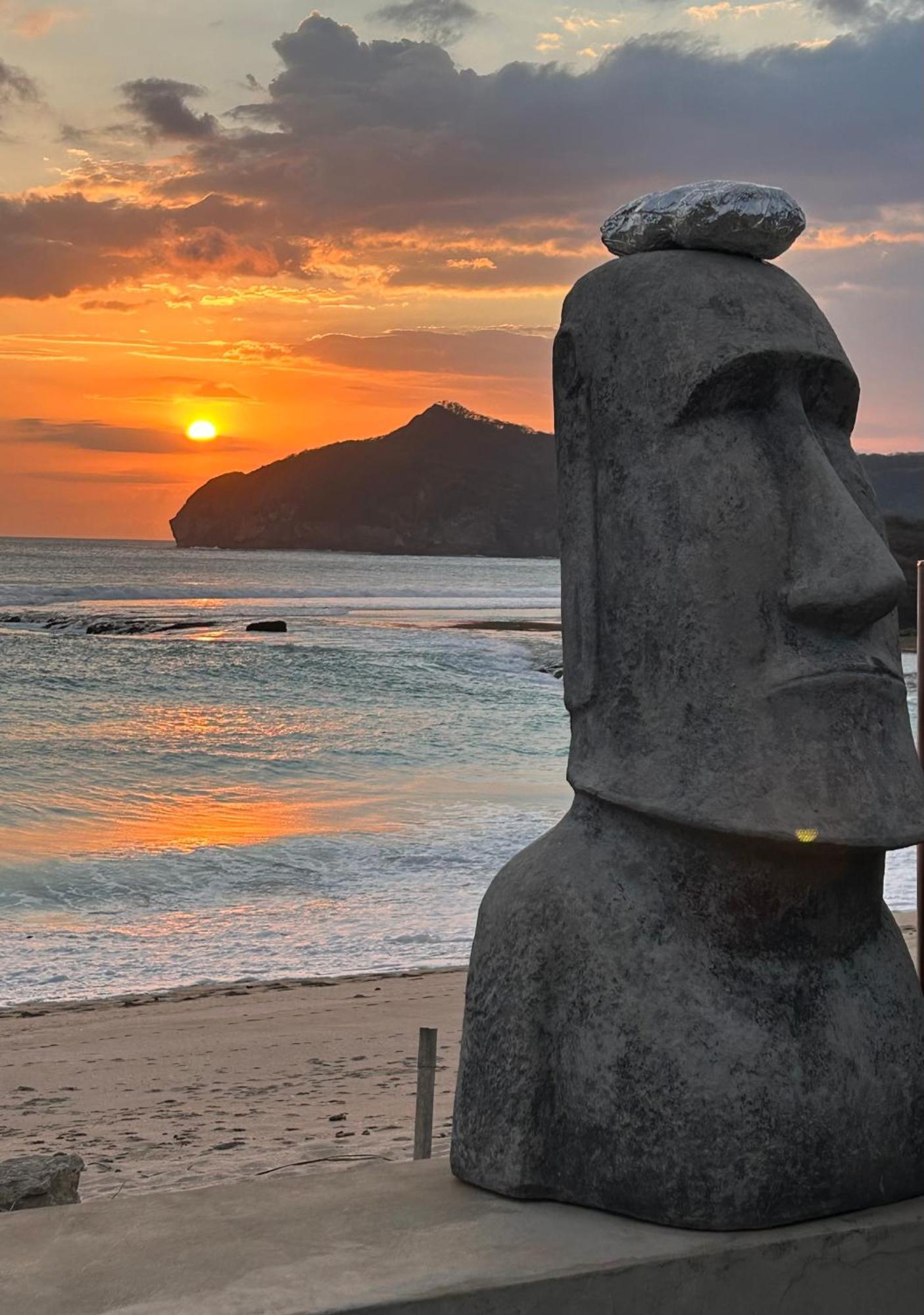 Mama Nings Beach Hotel Sekongkang Eksteriør billede