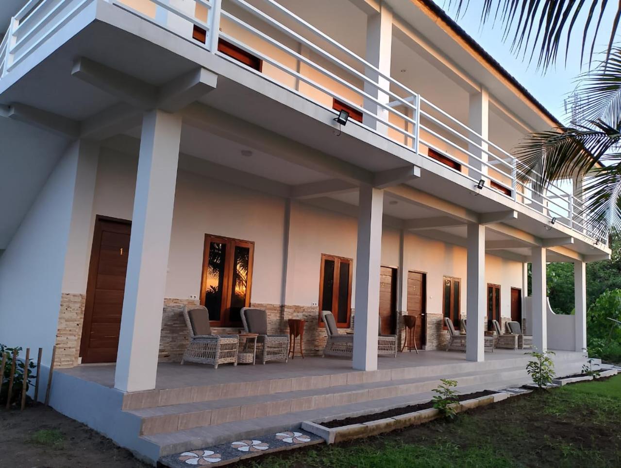 Mama Nings Beach Hotel Sekongkang Eksteriør billede