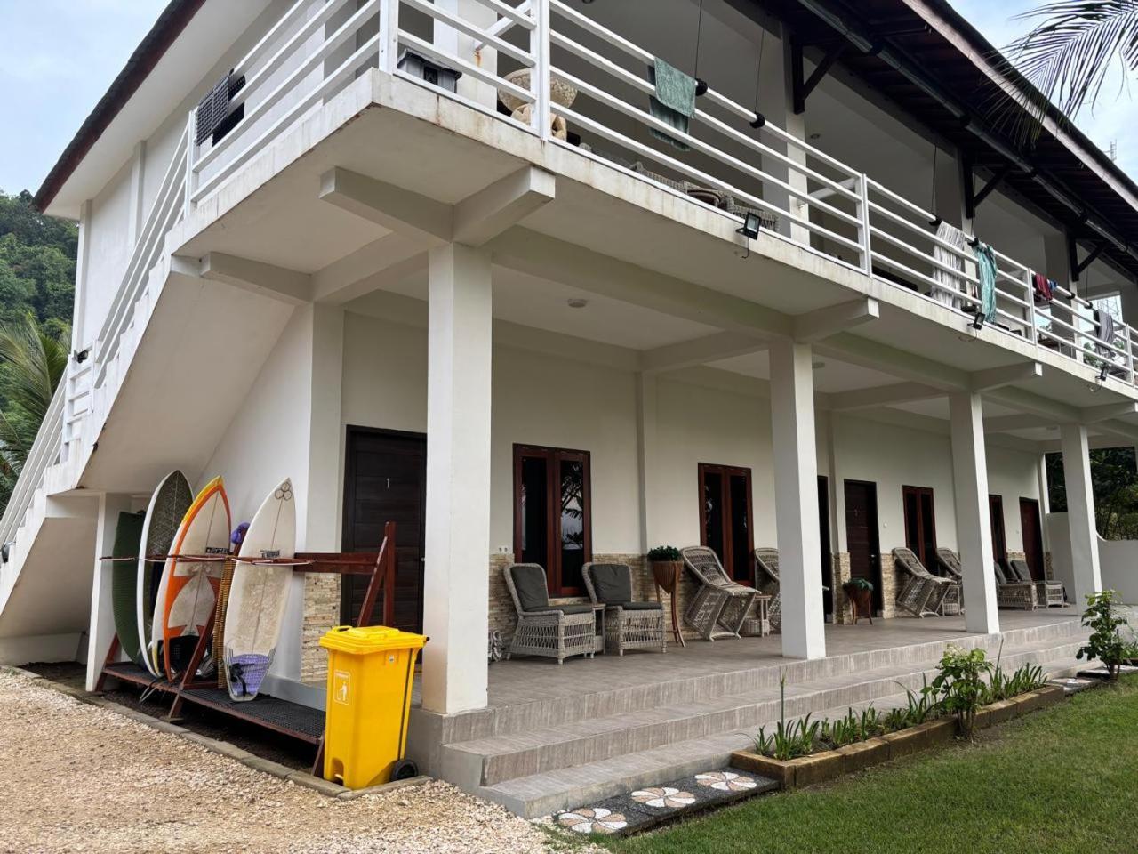 Mama Nings Beach Hotel Sekongkang Eksteriør billede