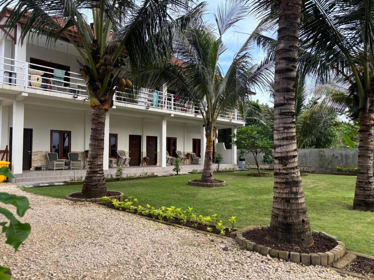 Mama Nings Beach Hotel Sekongkang Eksteriør billede
